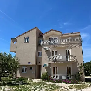 apartmani-saldi.hotelinzadar.com/